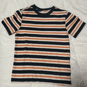 Boys Tommy Bahama t-shirt.  Small (5/6).